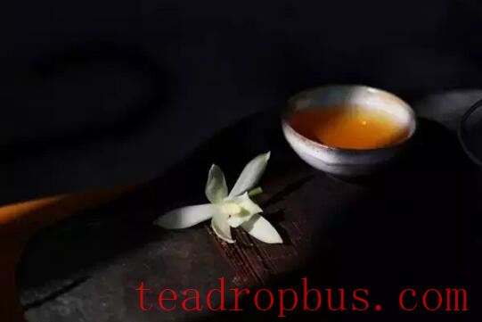A Brief Discussion on the Effects of Various Types of Tea-2