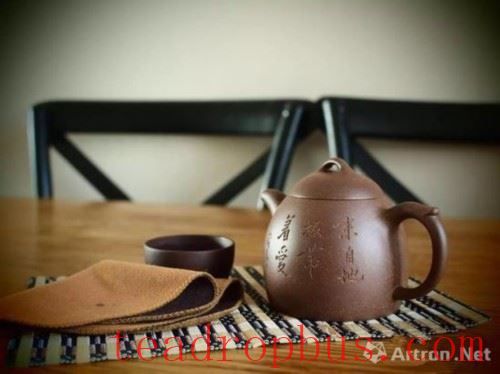 Why Should You Use the Same Type of Tea with a Purple Clay Teapot?-2-ChinaTeaGuru: Exploring Chinese Tea Culture and Kung Fu Tea - Tea Art, Tea Ceremony, Tea Knowledge Why Should You Use the Same Type of Tea with a Purple Clay Teapot?-2