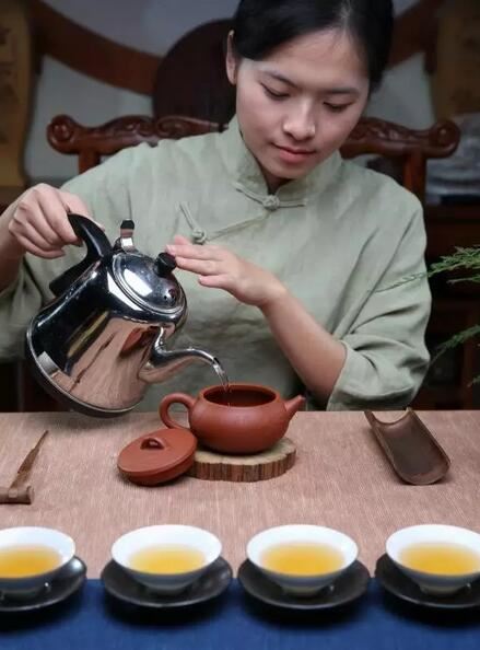 Six Taboos of Enjoying Yixing Teapots – Beware Not to Break Them!-4-ChinaTeaGuru: Exploring Chinese Tea Culture and Kung Fu Tea - Tea Art, Tea Ceremony, Tea Knowledge Six Taboos of Enjoying Yixing Teapots – Beware Not to Break Them!-4