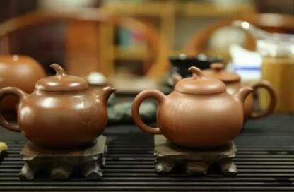 What should you pay attention to when storing a used purple clay teapot?-3