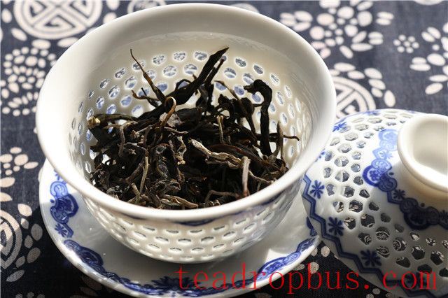 Puer Tea in Compressed and Loose Form: Pros and Cons-1