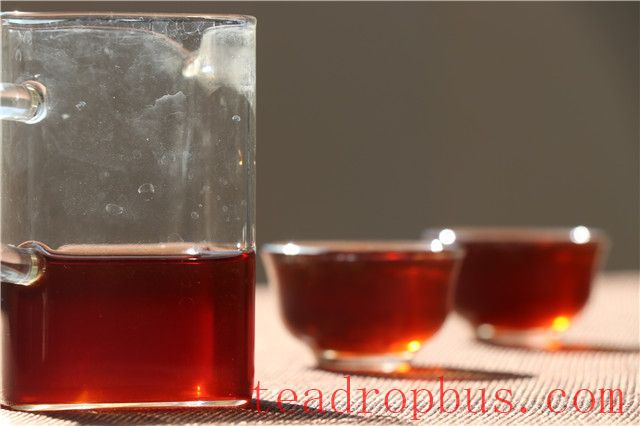 The Benefits and Effects of Dahonggan Pu'er Tea-4