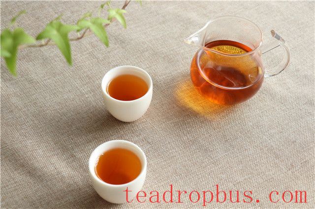 Can Yunnan Dian Hong Black Tea Be Consumed After Its Expiry Date?-3