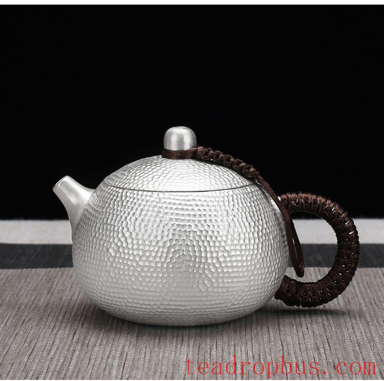 Why is a Pure Silver Teapot a Good Choice for Brewing Tea?-2