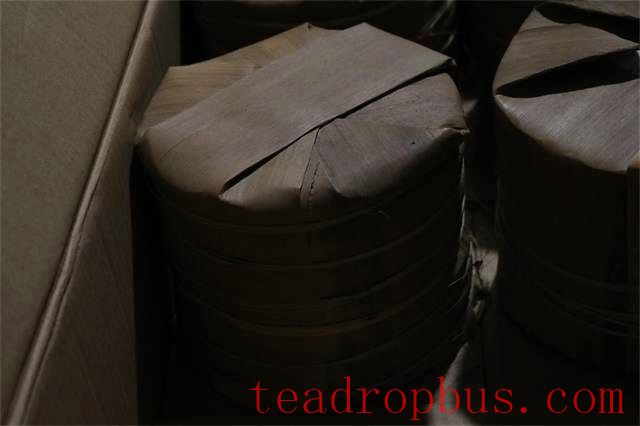 Can Raw and Ripe Pu'er Tea Be Stored Together?-3