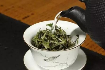 Your White Tea Isn't Holding Up to Multiple Steeps? The Truth is Here.-1