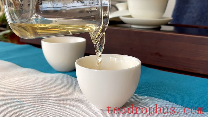 Selecting the Quality of New Pu'er Tea-3