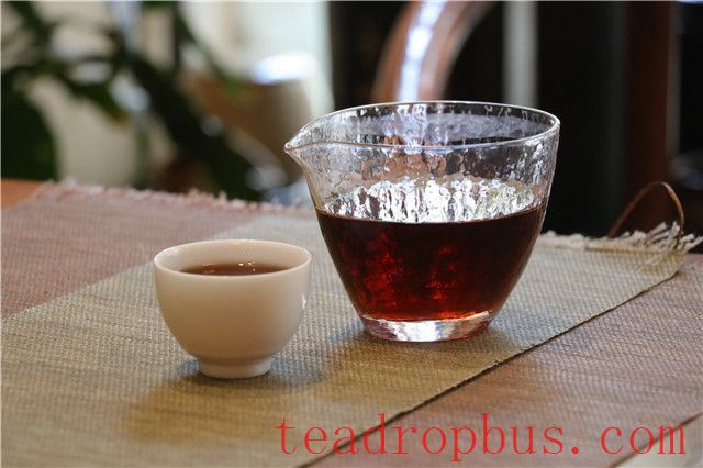 What Should the Elderly Pay Attention to When Drinking Tea?-3