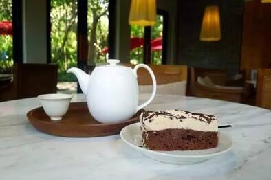 Pu'er Tea Taboos and Pu'er Tea's Five 
