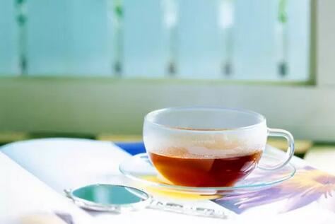 Can Drinking Tea Help Brighten Skin and Combat Smog?-3