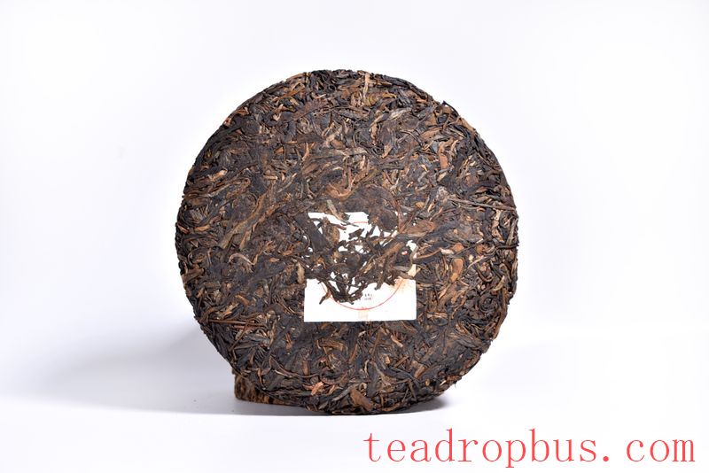 Why has Yiwu tea become a hot favorite for storage in the tea world?-2