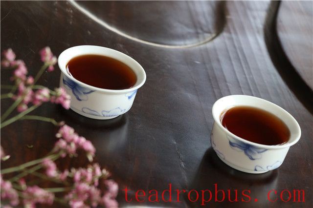 Are You Drinking Pu'er Tea Correctly? 6 Taboos of Drinking Pu'er!-2