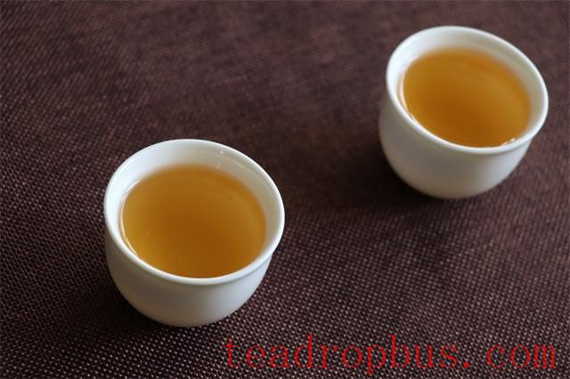The Greatest Benefits of White Tea: Anti-inflammatory, Heat-clearing, and Detoxifying!-4
