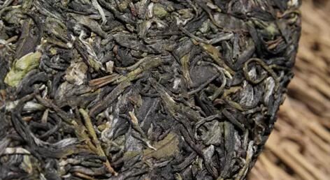 Why Are There So Many Tea Stems in Dark Tea? Here's the Answer-1-ChinaTeaGuru: Exploring Chinese Tea Culture and Kung Fu Tea - Tea Art, Tea Ceremony, Tea Knowledge Why Are There So Many Tea Stems in Dark Tea? Here's the Answer-1