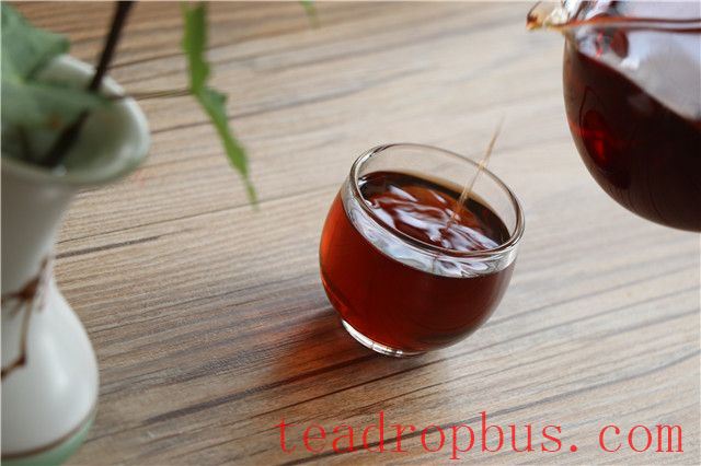The Benefits of Lao Banzhang Pu'er Ripened Tea-3