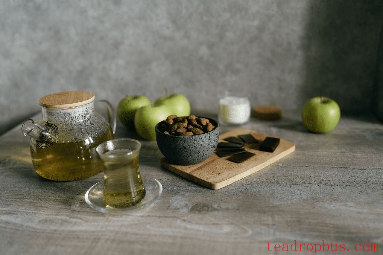 A Cup of Clear Tea, Holding Thousands of Flavors: Exploring the Reasons Why People Are Enamored with Tea-3