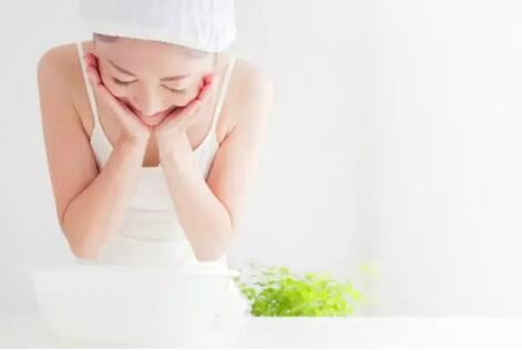 Can Drinking Tea Help Brighten Skin and Combat Smog?-4