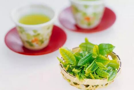 Can Drinking Tea Help Brighten Skin and Combat Smog?-5