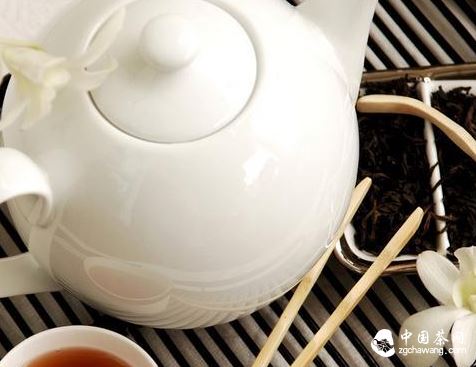 Don't Mix Up Your Pottery and Porcelain When Drinking Tea!-1