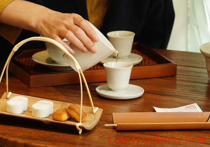 Xu Yulian: Brewing the True Taste of Tea-2