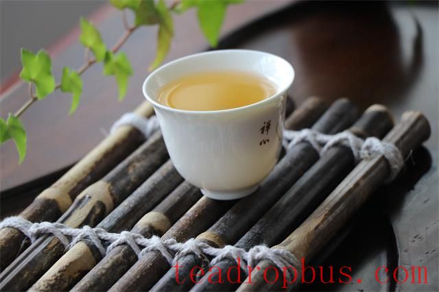 Faint as Tea, Clear as Water: A Reflection on Life and Sentiment-1