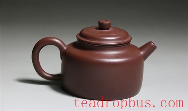 Are You Caring for Your Teapot, Cups, and Tea Pets Correctly?-2