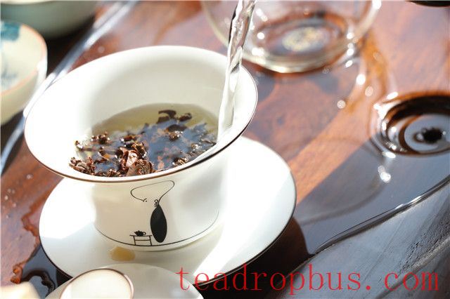 The Correct Method for Brewing Ancient Tree Black Tea-2