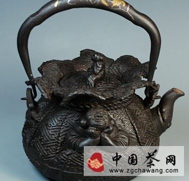 Japanese Vintage Iron Kettles: Tea Brewing Tools with Unignorable Collectible Value-1-ChinaTeaGuru: Exploring Chinese Tea Culture and Kung Fu Tea - Tea Art, Tea Ceremony, Tea Knowledge Japanese Vintage Iron Kettles: Tea Brewing Tools with Unignorable Collectible Value-1