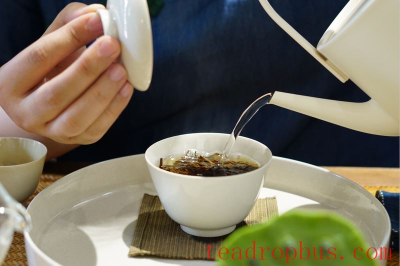 6 Essential Tea Tools for Every Tea Lover's Tray – Do You Have Them All?-6