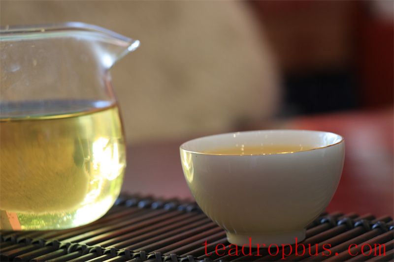 Tasting the Language of Tea: The Philosophy of Life in a Pot of Fine Tea-3