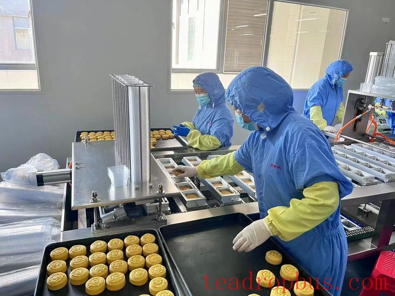 Innovative Flavors and Strict Packaging Controls: An On-the-Ground Visit to Tea Mooncake Factories Reveals 