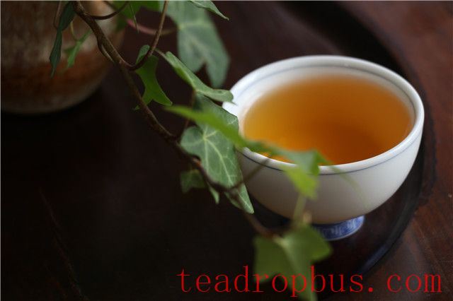 Brewing Yunnan Black Tea-1