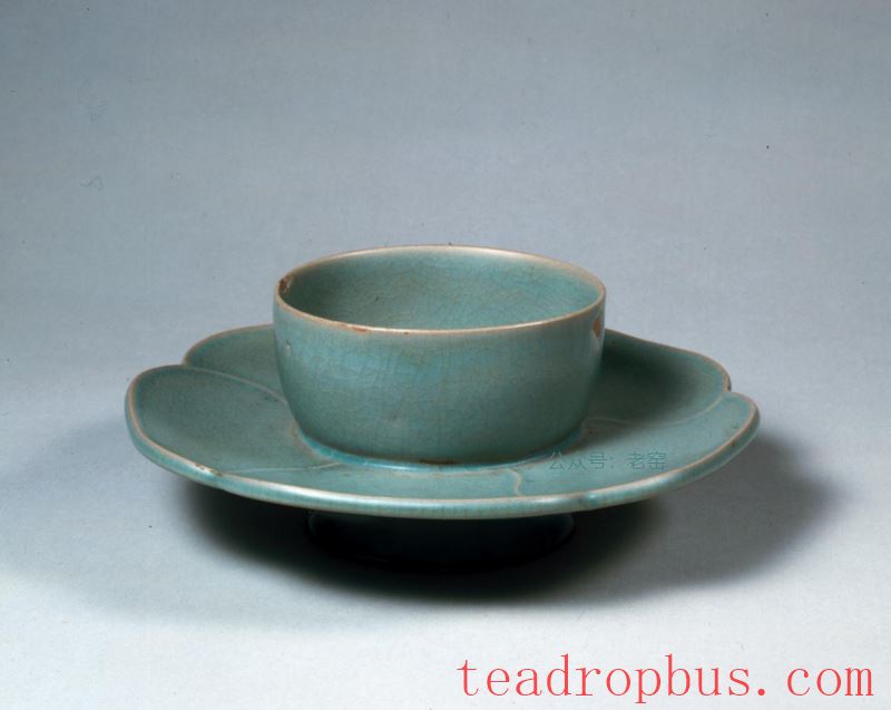 Saucers Lend Ritual to Ancient Tea Drinking!-7