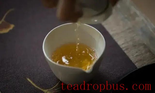 A Good Tea Requires Slow Savoring, Why Do We Take Three Sips When Tasting Tea?-5