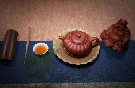 Where is the best place to put a Purple Clay Teapot?-5-ChinaTeaGuru: Exploring Chinese Tea Culture and Kung Fu Tea - Tea Art, Tea Ceremony, Tea Knowledge Where is the best place to put a Purple Clay Teapot?-5