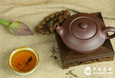 How Should One Appreciate a Purple Clay Teapot?-1