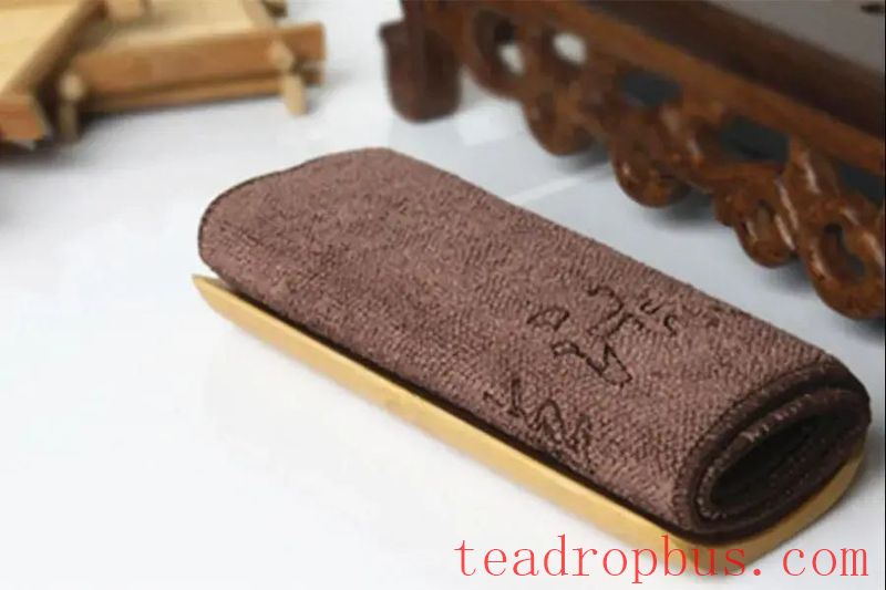 What Items Do Connoisseurs Have on Their Tea Tables?-9