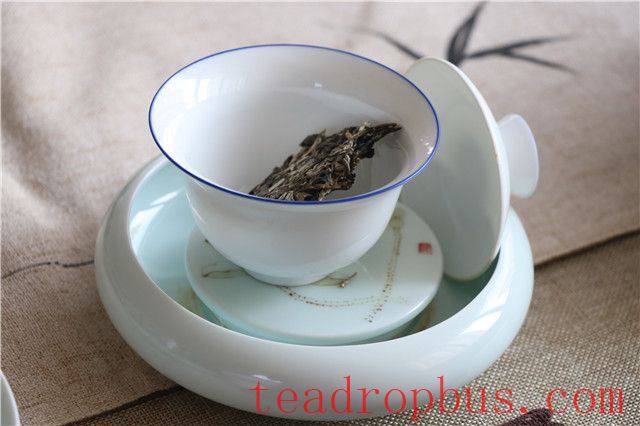 Should Pu'er Tea Be Rinsed? How to Rinse Pu'er Tea-2