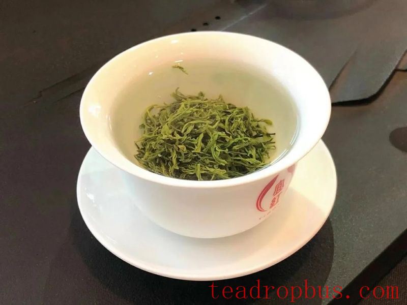 Brew a Perfect Cup of Enshi Jade Dew Green Tea and Enjoy a Refreshing Summer-3