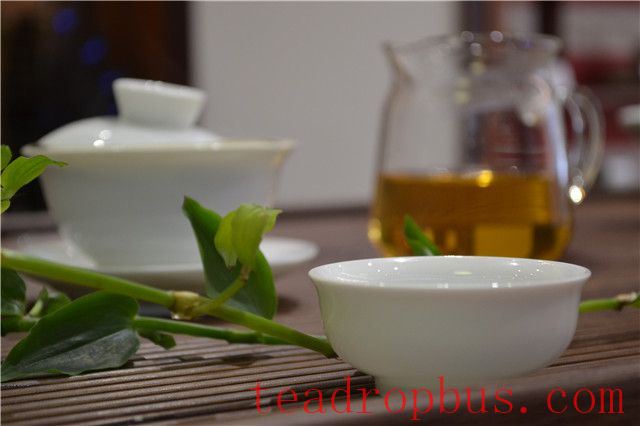 Tea, Originating from Nature, Possesses the Spirit of Mountains and Waters-1
