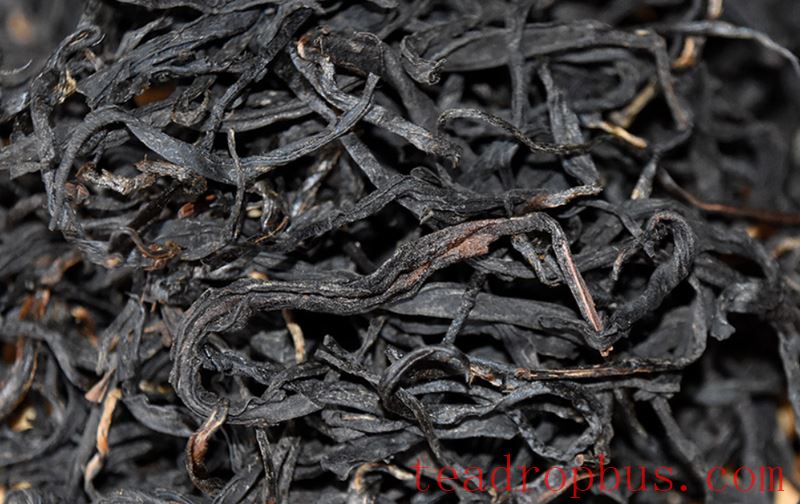 Brewing Yunnan Mei Zhan Black Tea-1