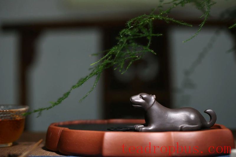 What Items Do Connoisseurs Have on Their Tea Tables?-11