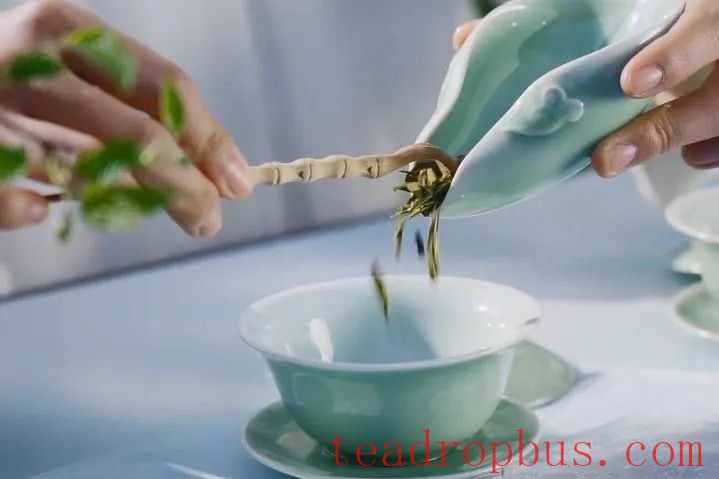 A Guide to Brewing West Lake Longjing Tea with Various Utensils is Here-4