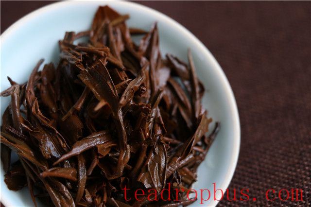 The Benefits and Effects of Fengqing Yunnan Black Tea-3