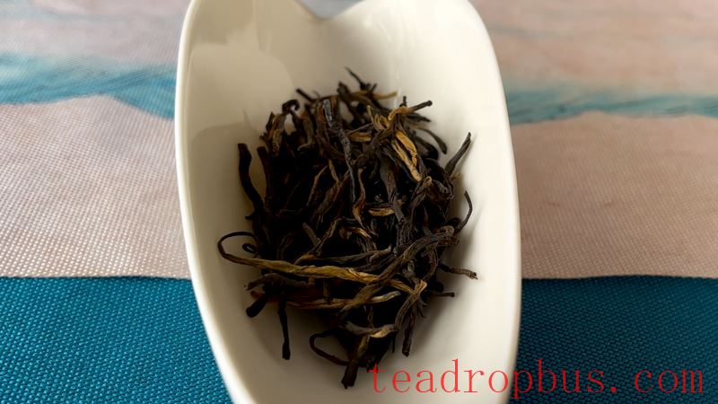 Taste of Dian Hong Tea, How to Brew Dian Hong Gongfu Black Tea for Best Flavor-2