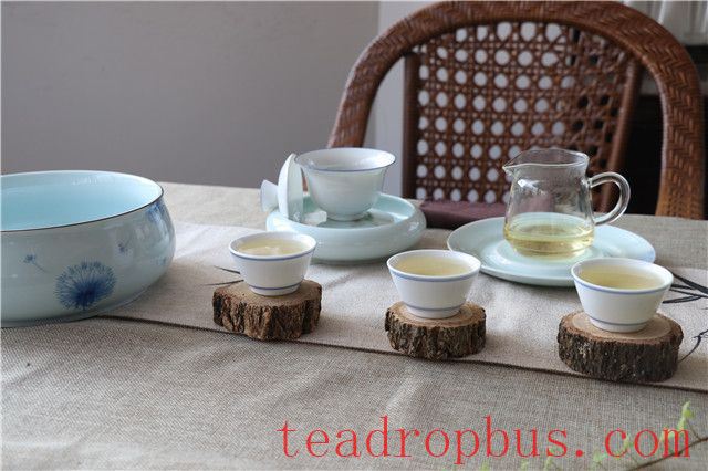 What Kind of Tea Ware Should Be Used for Pu'er Tea-3