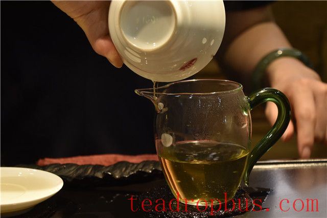The Aroma of Tea: Discerning Its True and Unusual Qualities-1