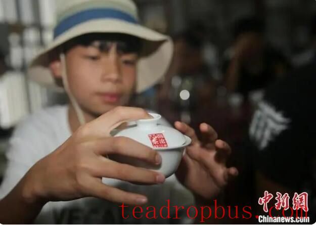 Lao-Chinese Youngsters Study Pu'er Tea Culture in Yunnan-4