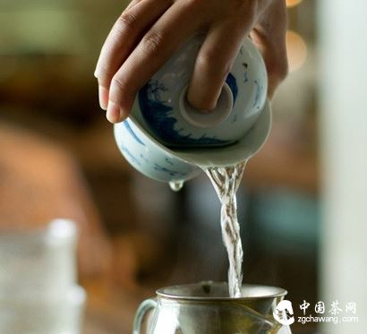 Teaware for Tea: Eight Reasons Why a Gaiwan Is the Best Brewing Tool-4