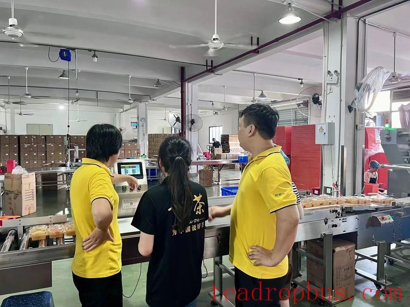 Innovative Flavors and Strict Packaging Controls: An On-the-Ground Visit to Tea Mooncake Factories Reveals 